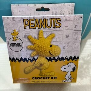 Woodstock Peanuts crochet kit NEW